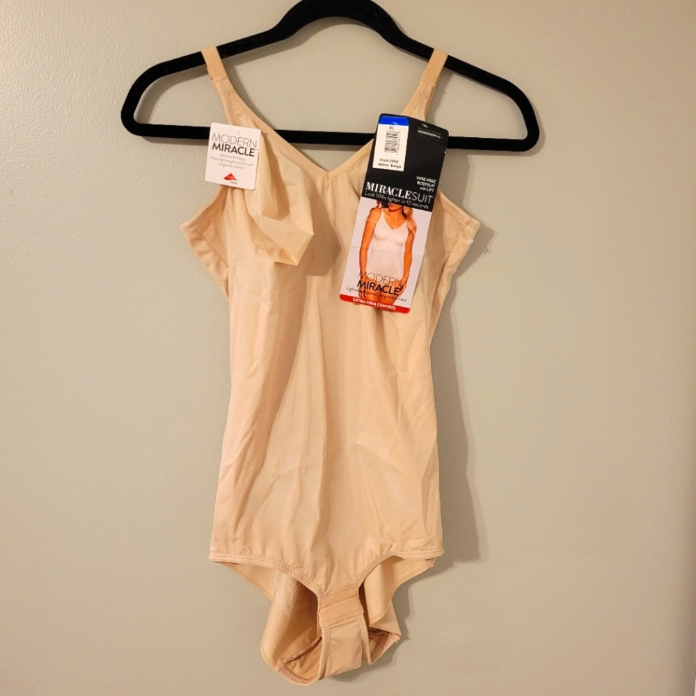 MiracleSuit Women's Shapewear. Size XL - Picture 2 of 7